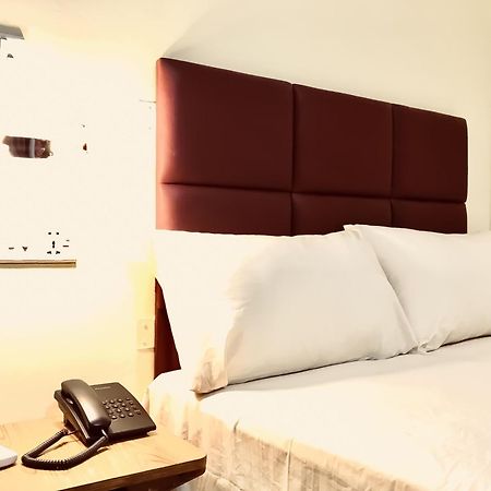 ホテル Q Palace クミッラ エクステリア 写真