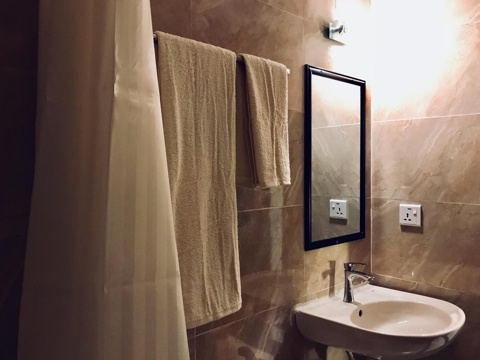 ホテル Q Palace クミッラ エクステリア 写真