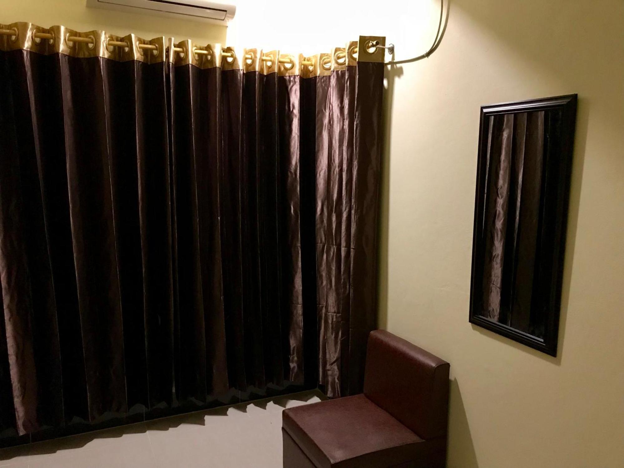 ホテル Q Palace クミッラ エクステリア 写真