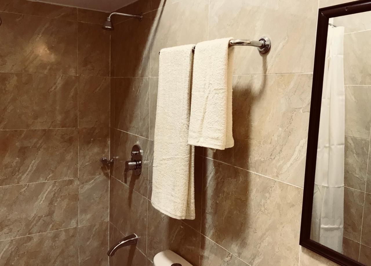 ホテル Q Palace クミッラ エクステリア 写真